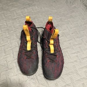 Nike lebron 15 men’s 11.5